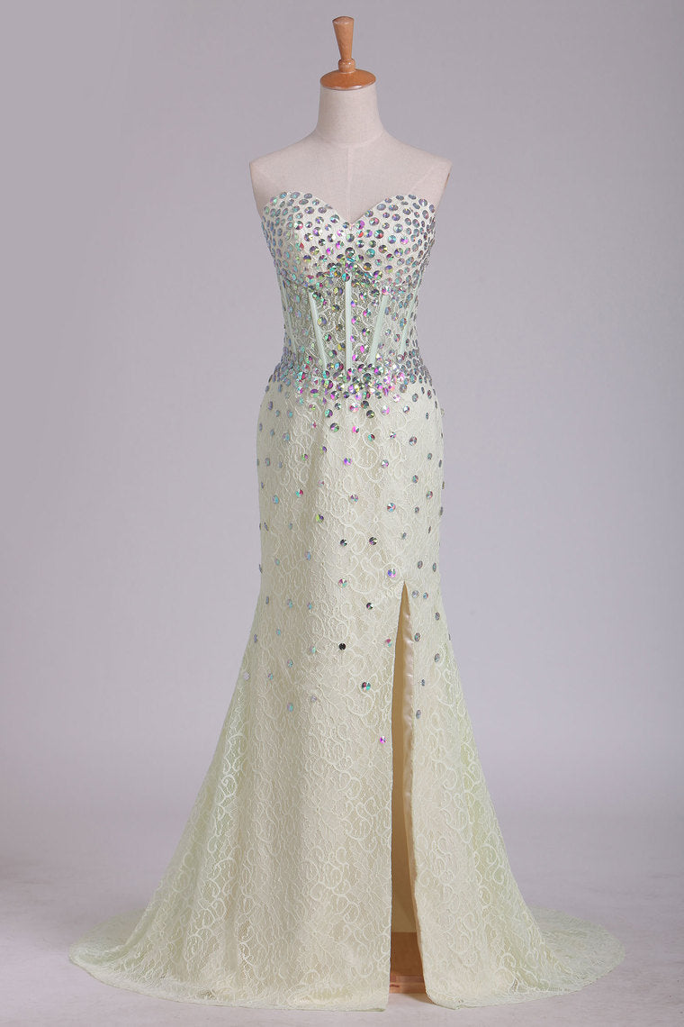 2022 Sweetheart Sheath/Column Prom Dress Lace With Rhinestone