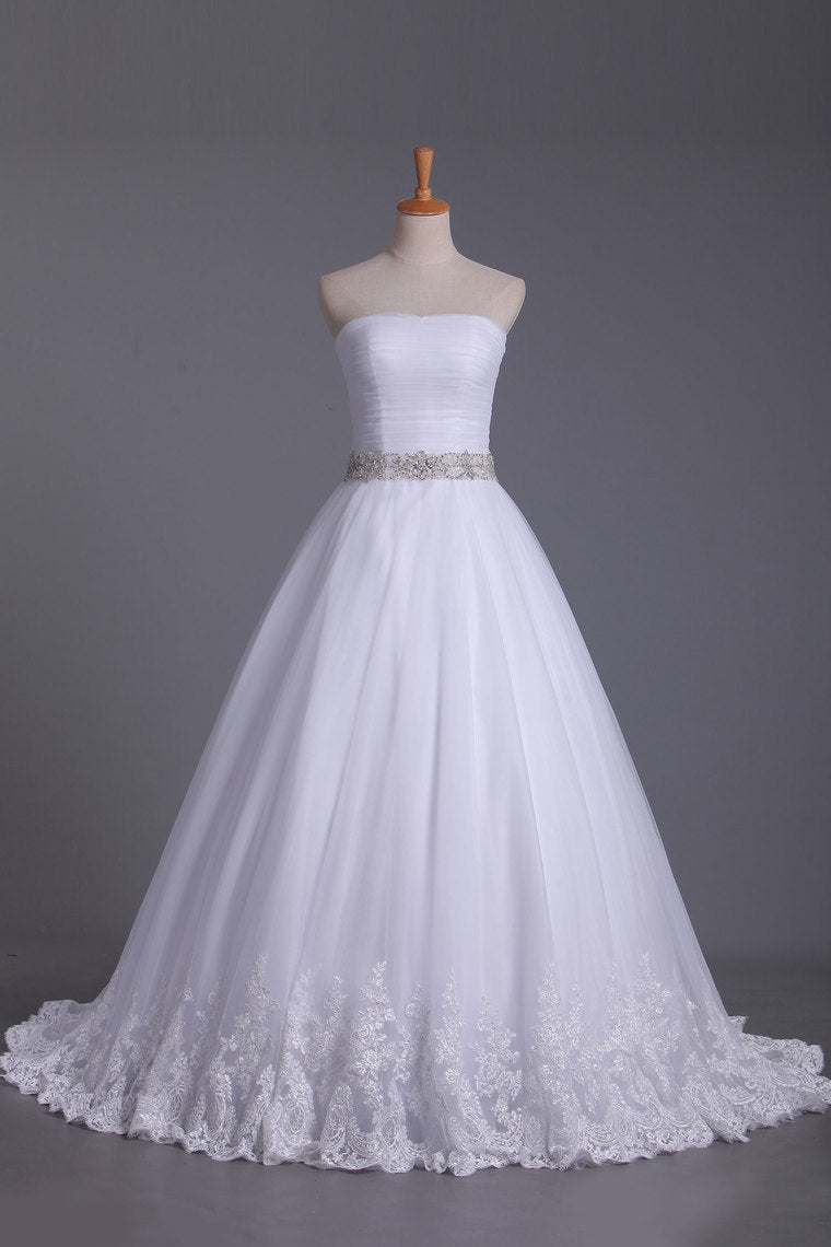 2022 Strapless Tulle Wedding Dresses A-Line With Applique & Beads