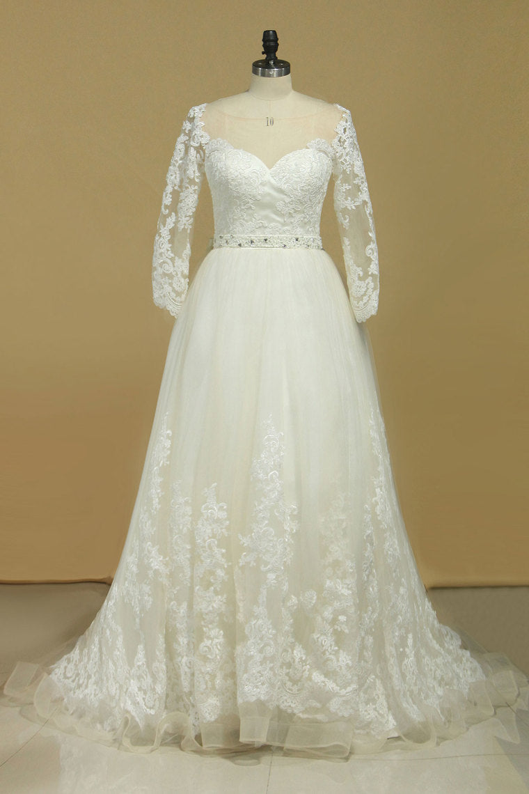 2022 Plus Size Bateau Wedding Dresses 3/4 Length Sleeve With Applique Tulle