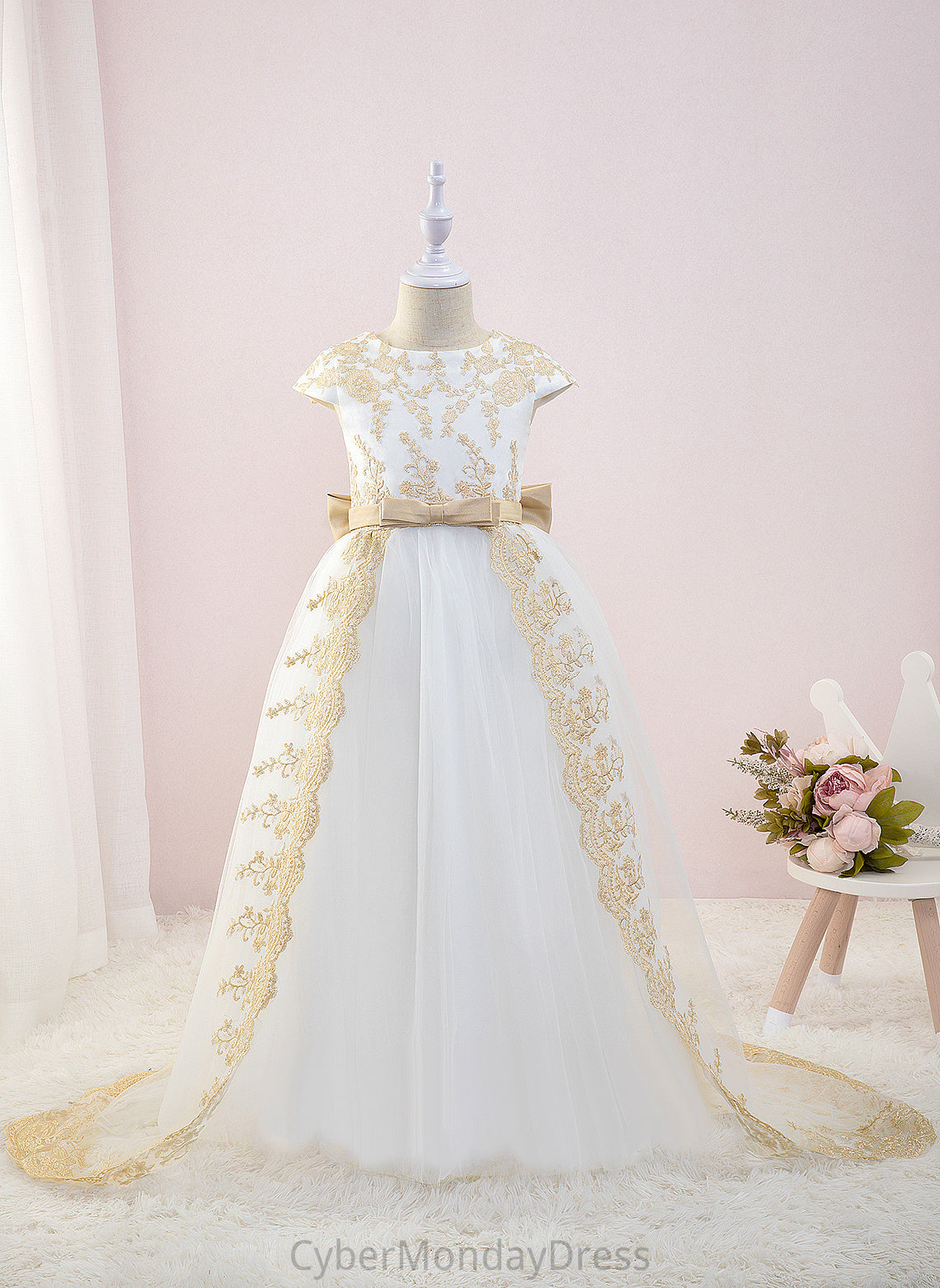 With Court Tulle/Lace Ball-Gown/Princess Flower Girl Dresses Dress Scoop Flower Train - Girl Madeleine Sleeves Neck Short Bow(s)