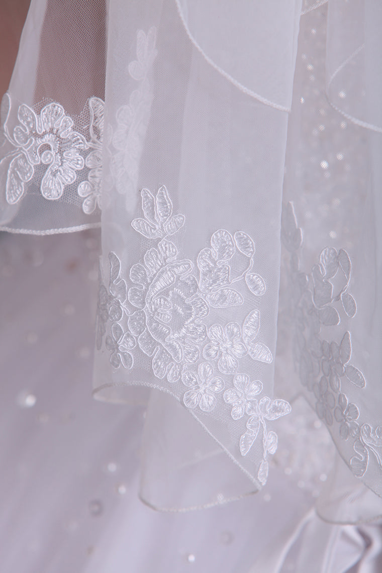 Attractive Two-Tier Elbow Length Bridal Veils With Applique
