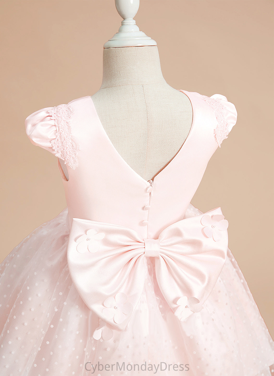 Sleeveless - Ball-Gown/Princess Flower Girl Dresses Dress Scoop Girl Bow(s) Flower Neck Gwendoline Satin/Tulle With Knee-length