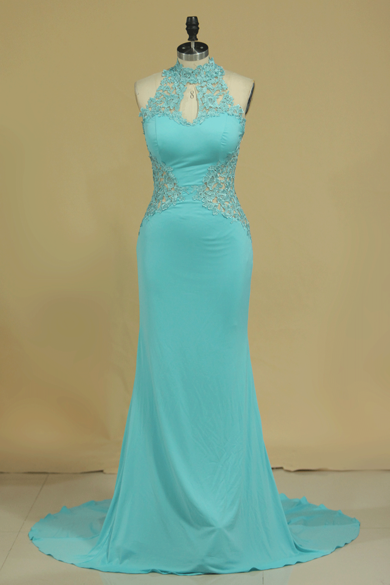 2022 High Neck Open Back Prom Dresses With Applique Sweep Train Spandex