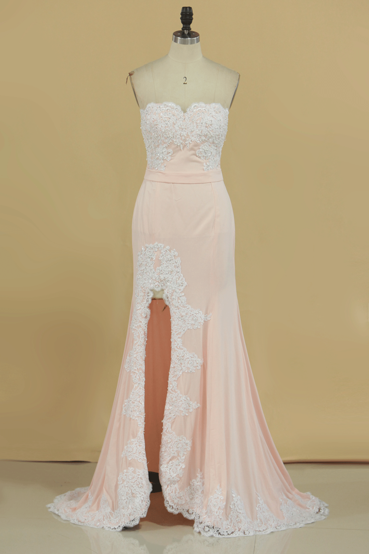 2022 Sheath Sweetheart With Slit And Applique Prom Dresses