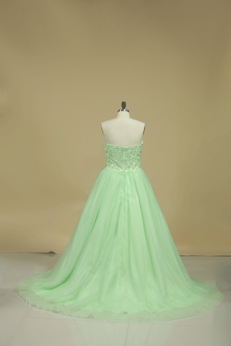 2022 New Arrival Sweetheart Prom Dresses A Line Tulle Sweep Train With Beading