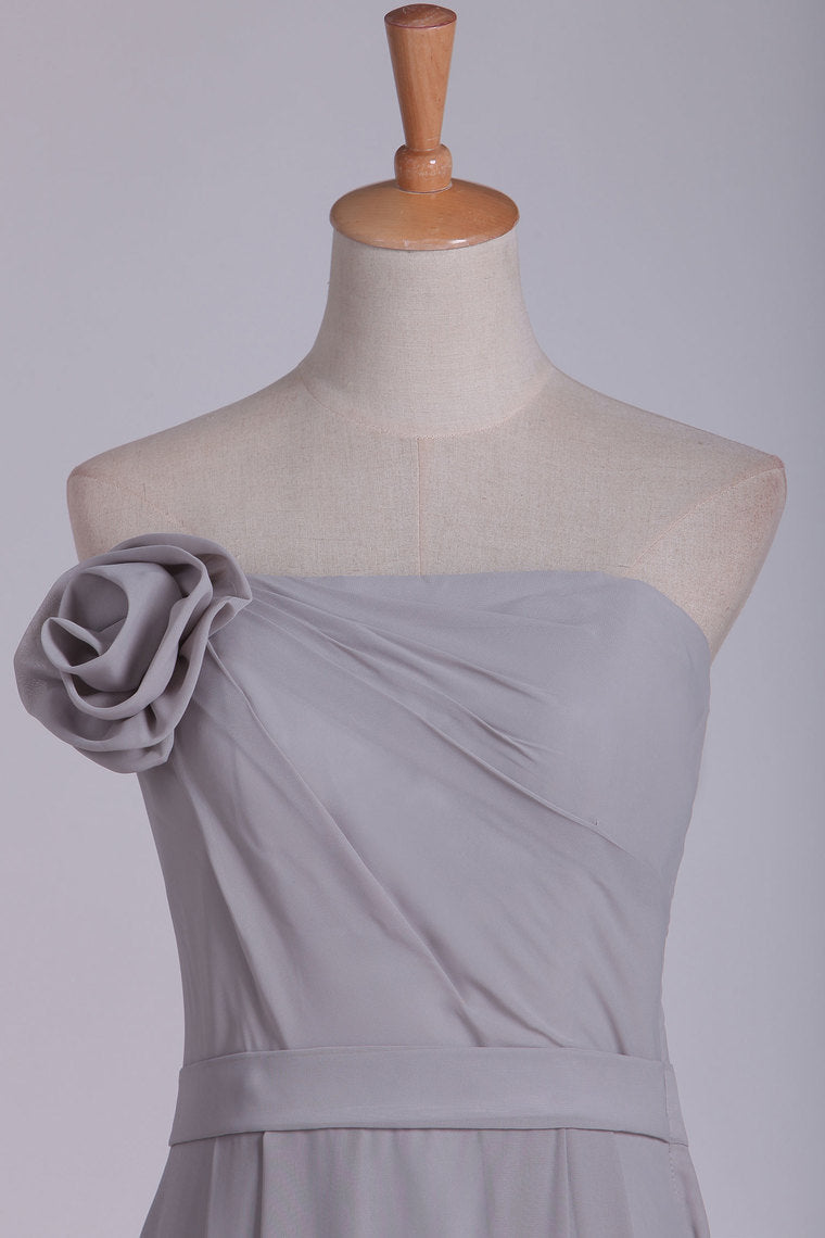 2022 Sheath Bridesmaid Dresses Strapless Chiffon With Handmade Flower