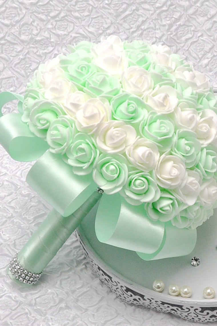 Beautiful  Round Foam/Ribbon Bridal Bouquets