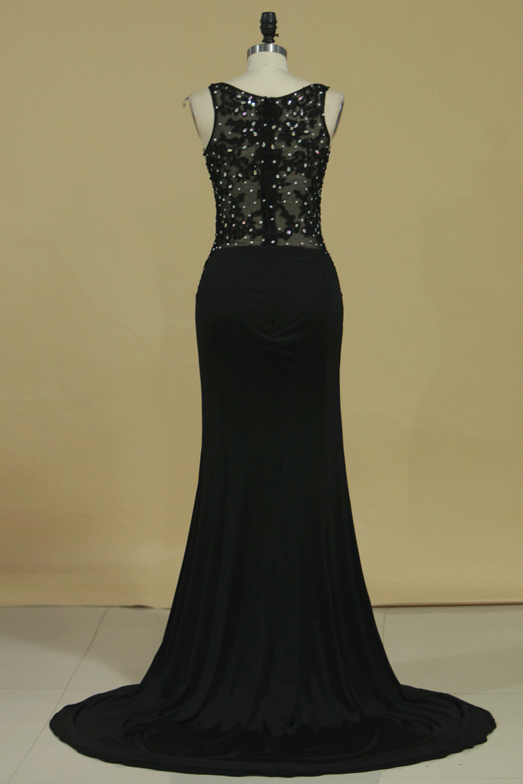 2022 Prom Dresses Sheath/Column Spaghetti Straps With Beading And Applique Spandex & Tulle