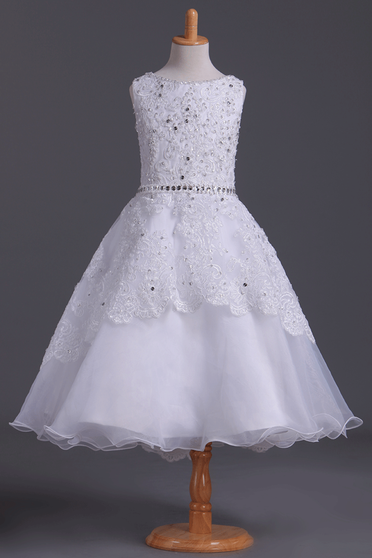 2024 Bateau A Line Flower Girl Dresses With Applique & Beads Tulle