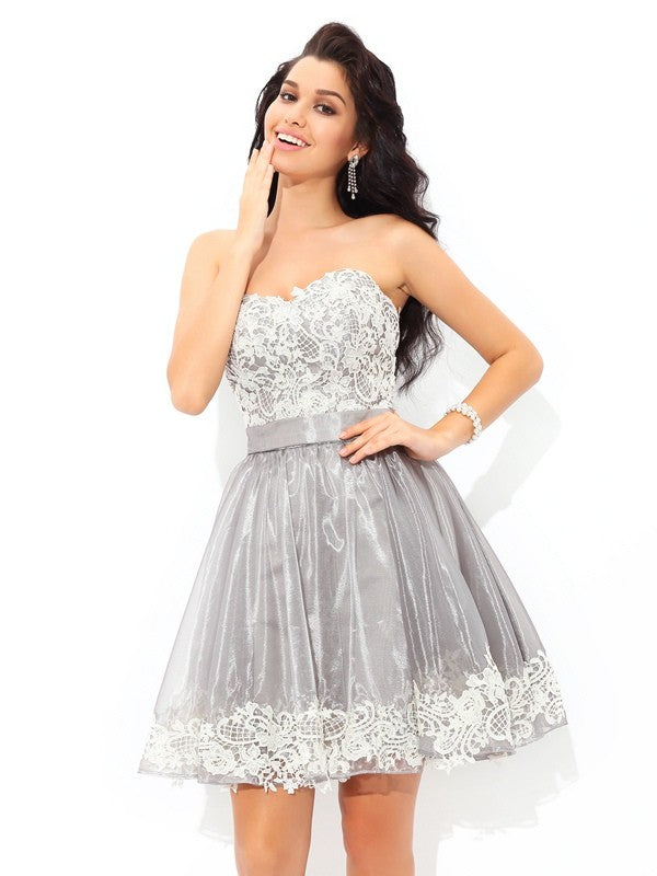 A-Line/Princess Sweetheart Lace Sleeveless Short Tulle Homecoming Dresses Cocktail Dresses Charlee